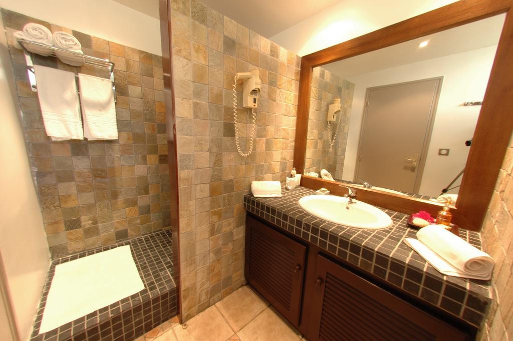 Hotel Les Creoles Saint-Gilles-les Bains Oda fotoğraf